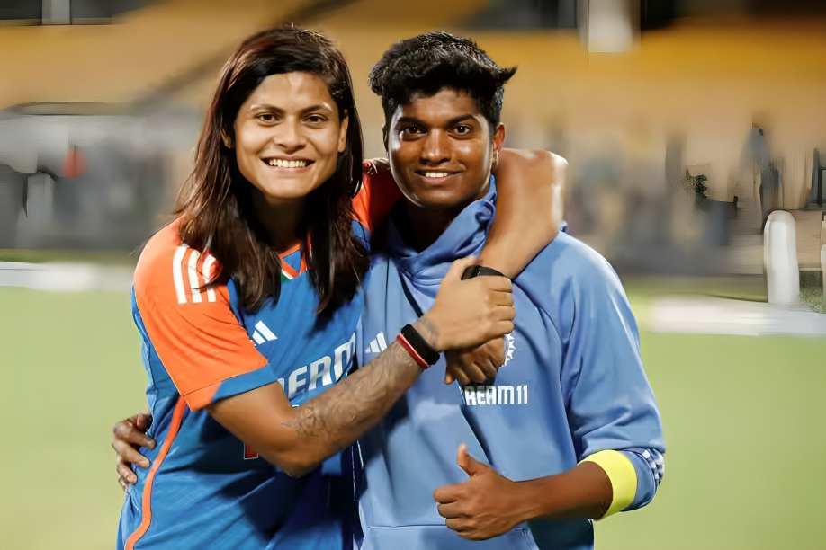 pooja vastrakar bowling