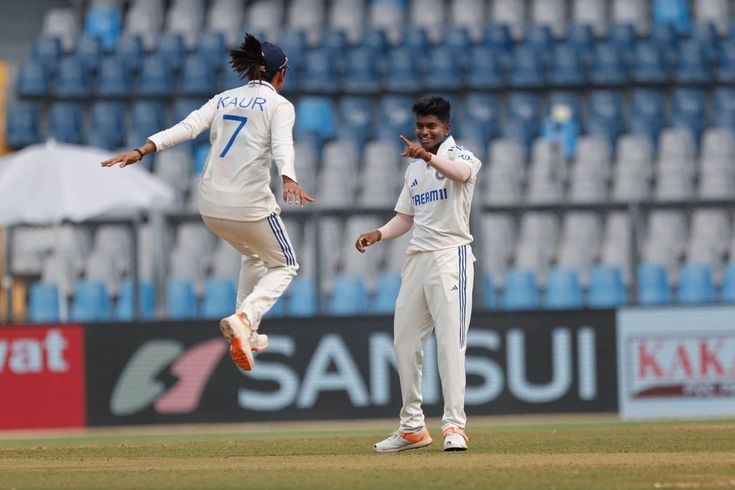 pooja vastrakar batting